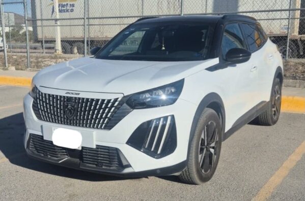 Peugeot 2008 1.2 turbo, Tela,  Aut. GT 2025